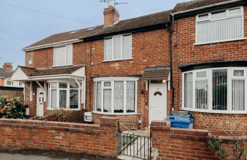 Modern Spacious Home - Parking - Sleeps 6 - minutes from the A1 & the Races - Foto 23