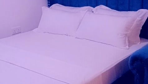 Lux Suites Vee Studio Apartments Bamburi - Foto 4, Habitación