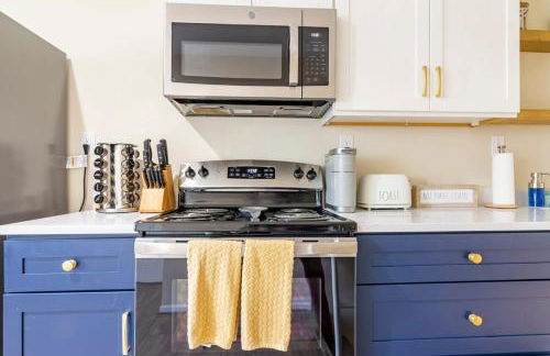 5 bedrooms with 4 Full Bath Fire Pit BBQ and Plush Amen on 1 2 acre - Photo 57