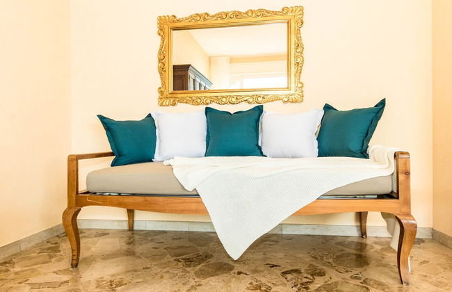 JOIVY Garden Oasis: 1BR Apt w/ Balcony & Parking - Foto 8