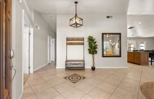 Champions Oasis Home - Near the Stadui2007m withPool & Grill - Photo 18