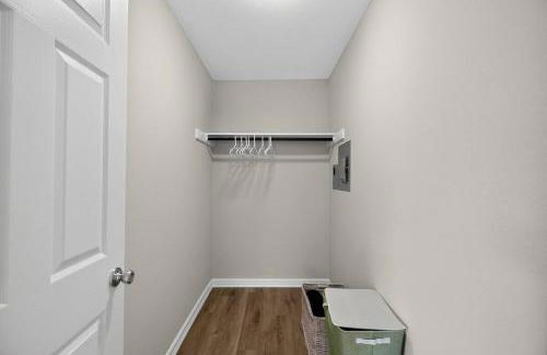 Stylish and Cozy 4BR Home in Houston, Sleeps 9 - Foto 25