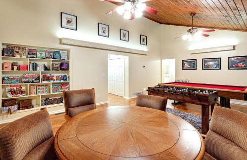 Deck and Game Room! Lakefront Blue Ridge Mtn Gem - Foto 8