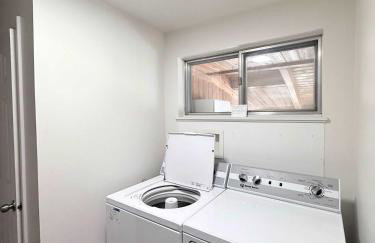 Newly Renovated Home w Garage Near Old Town - Foto 15