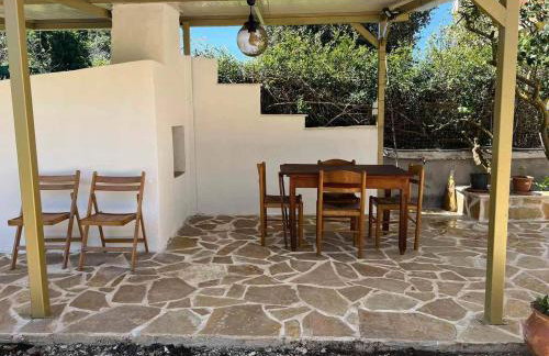 Traditional house with fresh vegetables garden - Foto 1