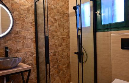 The Olive Tree - Photo 27