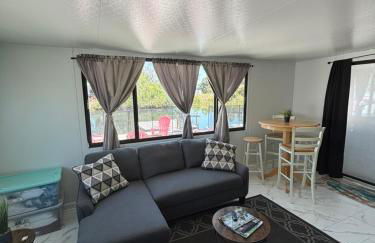 Gorgeous Seaside Seashell Cottage! - Photo 28