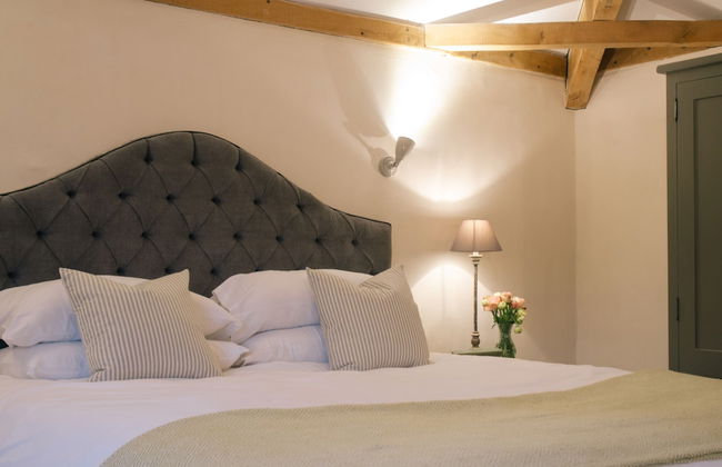 Retreat East - Photo 10