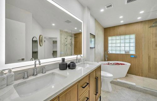 180 of Waterfront Heated Pool Walk To Beach Paradise Point Key RESIDENCES - Foto 23