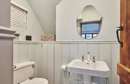 Large Stylish Luxury Cotswold Cottage - ideal for families, w/ EV charging - Foto 22