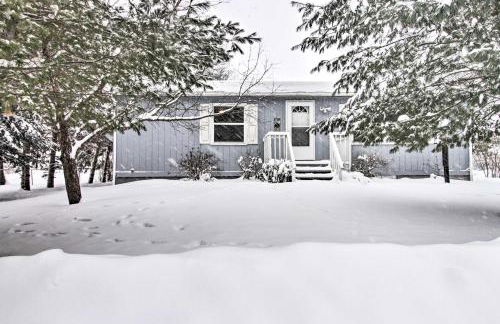 Cozy Crosby Cabin Near Serpent Lake and Main St - Foto 5
