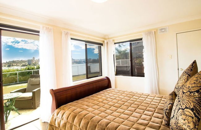 Waterfront on Manly Harbour - Photo 2