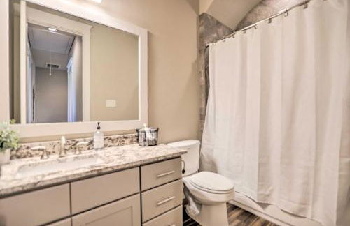 Elegant Lake Conroe Townhome with Boat Slip! - Foto 21