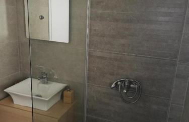 Comfortable Apartment Close to the Airport - Photo 15