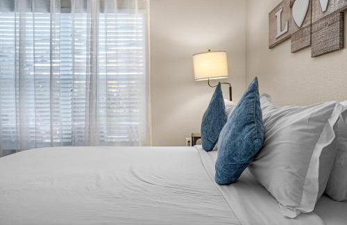 4BR w Heated Pool near Disney & Lake - Sleeps 10 - Foto 22