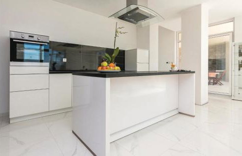 Three-Bedroom Holiday Home In Kozino - Photo 10