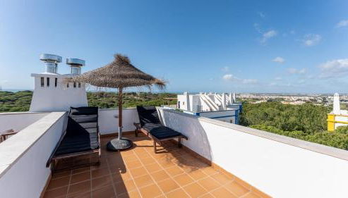 2 BDR House W/Terrace in Praia Verde by LovelyStay - Foto 2, sunbed