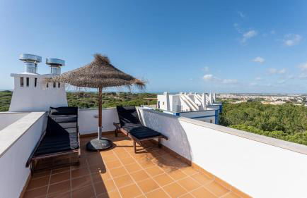 2 BDR House W/Terrace in Praia Verde by LovelyStay - Foto 2