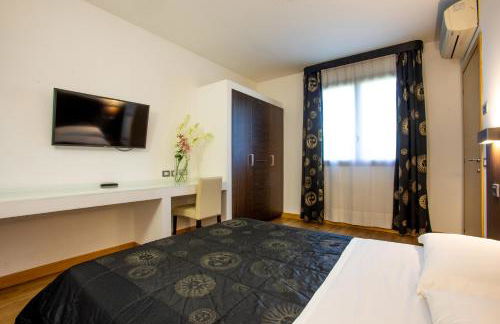 Matrix Hotel & Residence - Photo 2