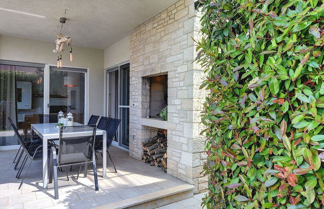 Modern Holiday Home in Novigrad With Pool - Foto 27