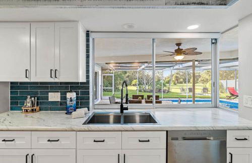 Summer Getaway Coastal Sea-Esta 4BD 3BA - Foto 16