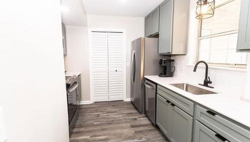 Newly Renovated, Dog Friendly, Stocked Kitchen - Foto 4