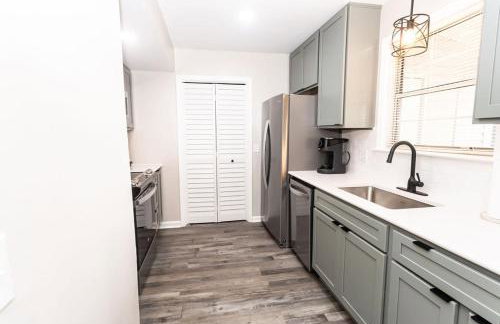 Newly Renovated, Dog Friendly, Stocked Kitchen - Foto 4