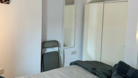Brand new Flat 5 with Free Parking and fast WIFI - Foto 5, wardrobe