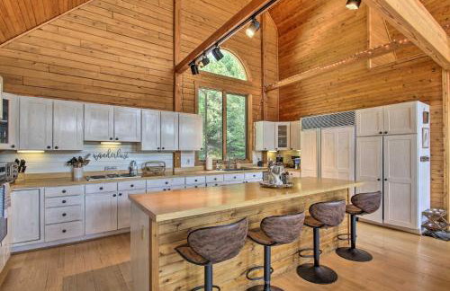 Elegant and Quiet Maine Escape with Sauna and Deck! - Foto 7