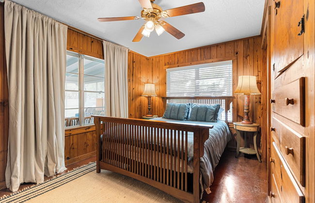 Creekside Haven with Pool and Firepit - Foto 3