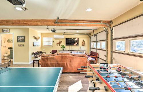 Lake Granbury Getaway! Family Home with Deck and Games - Foto 26