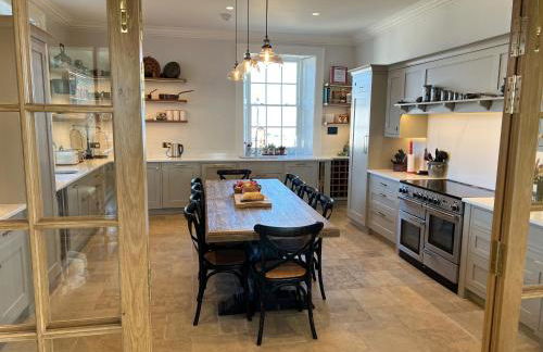 House of the Northern Gate - a luxury baronial house that sleeps 18 guests in 9 bedrooms - Foto 4