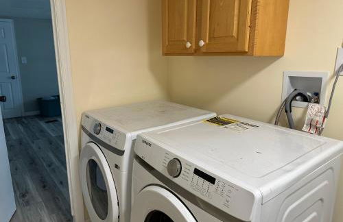 Comfortable 3BR, 2BA Perfect for Families! - Foto 17