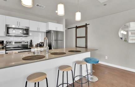 HEB04 Spacious & Stylish 2 Bedroom Condo Downtown Fort Worth, Free Parking, Walk to Convention Center - Foto 16