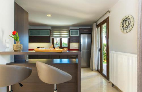 Aria Villas - Private Pool, Playground, Ping Pong & Close to Beach, By ThinkVilla - Foto 39