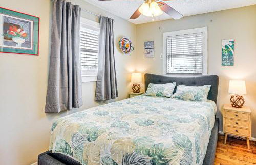 Walk to Beach Galveston Home with Patio and Balcony! - Foto 16