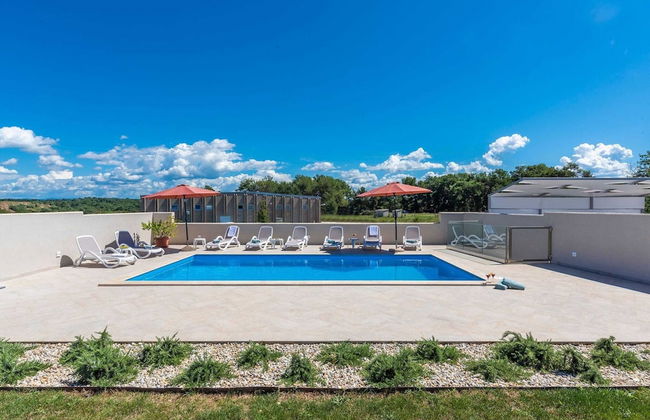 Villa in Novigrad With Private Pool - Foto 23