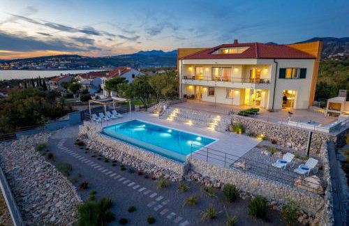 Luxury Villa Oštro with pool & Krk bridge view - Photo 50