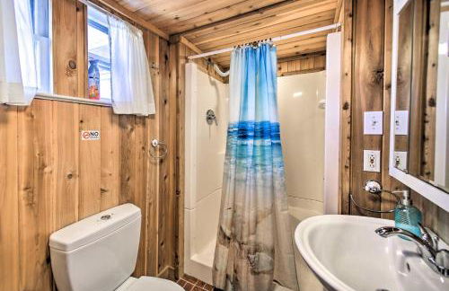 Chincoteague House with Enclosed Porch and Deck - Foto 12