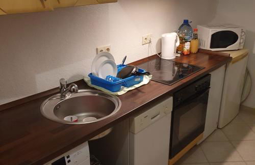 Halle, TOP -PREISE, große 79 qm SD FeWo, EG, wahlweise mit 1- 3 DZ, inklusiv TV Lounge, Küche, Bad WC Einfach und gut, Langzeitmieter VB Preise - Foto 23