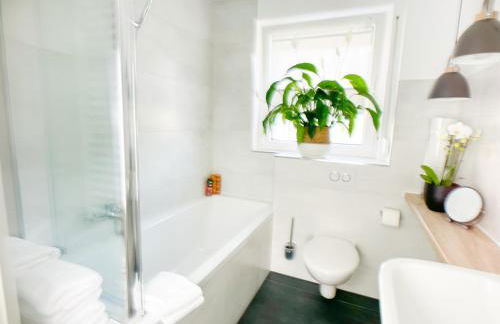 M-Style 01 Apartment mit Terrasse und Gasgrill, 24h Self-Check-In, Free Parking, Netflix - Foto 6