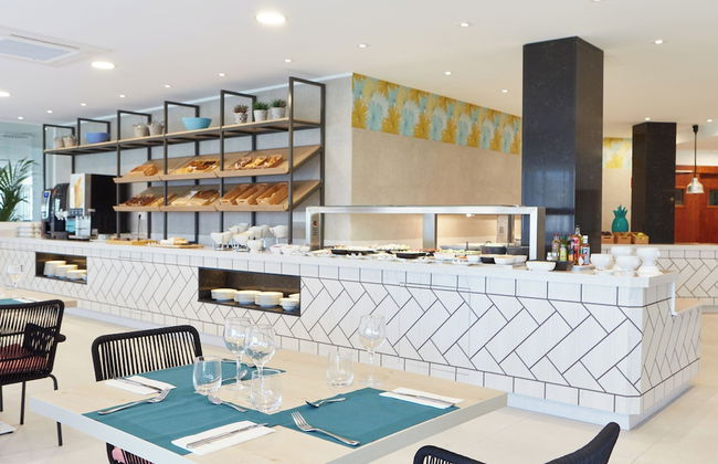 Universal Aparthotel Elisa - Foto 37