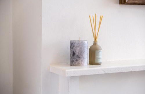 Solace Nights - Large Modern House - 4 Bedrooms - Near M6 & Spaghetti Junction - Fast WiFi - Netflix - Photo 22