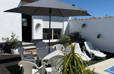 Apartamento con piscina y jardín - Foto 3