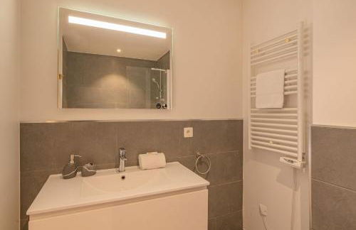 Grand Paradis- Modern 3 bedroom apartment with spectacular views - Photo 12