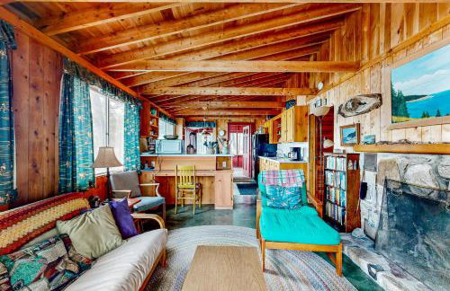 Peaceful 2BR Lakefront Cabin w/ New Dock - Foto 6