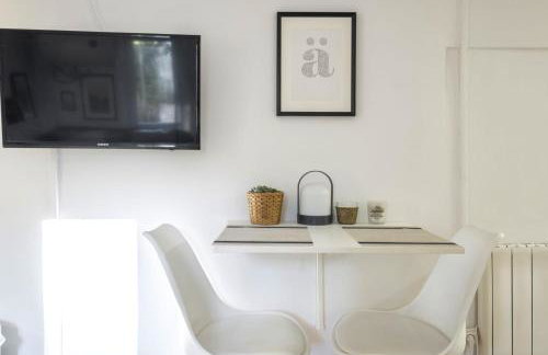 NEW Renovated COZY APPARTMENT CENTRIC - Photo 6