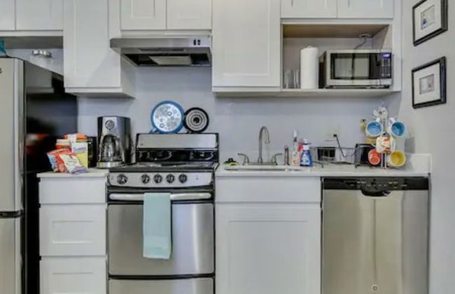 Garage Studio near OUSHC Hospital - Photo 17