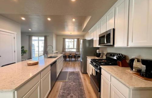 Newly Built Chic Utah Valley Gem l Theo - Foto 5