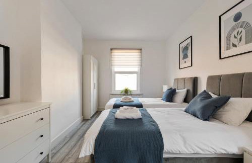 Modern 4 Bedroom House In Woodgreen - Foto 20